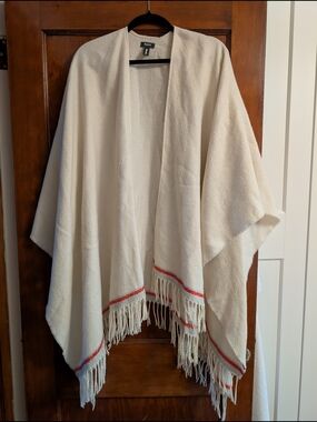 Roots White Fringe Throw Wrap with Subtle Red Trim